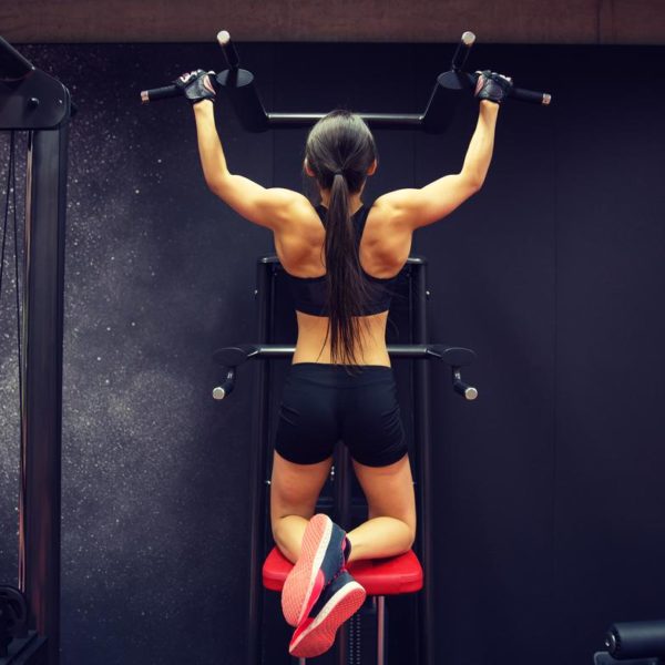 Rückentraining am Pullup Trainingsgerät